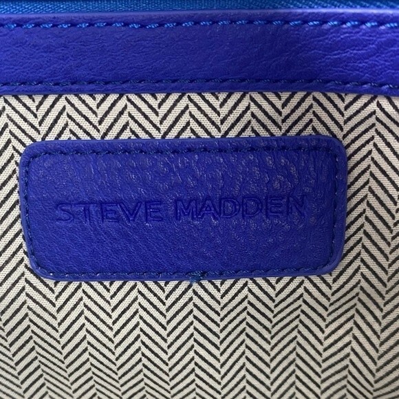 Steve Madden Shoulder Bag with Strap - Picture 3 of 13